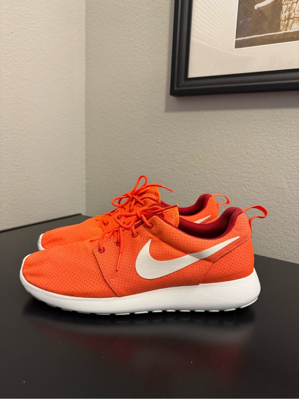 Nike Roshe Run Hyper Crimson